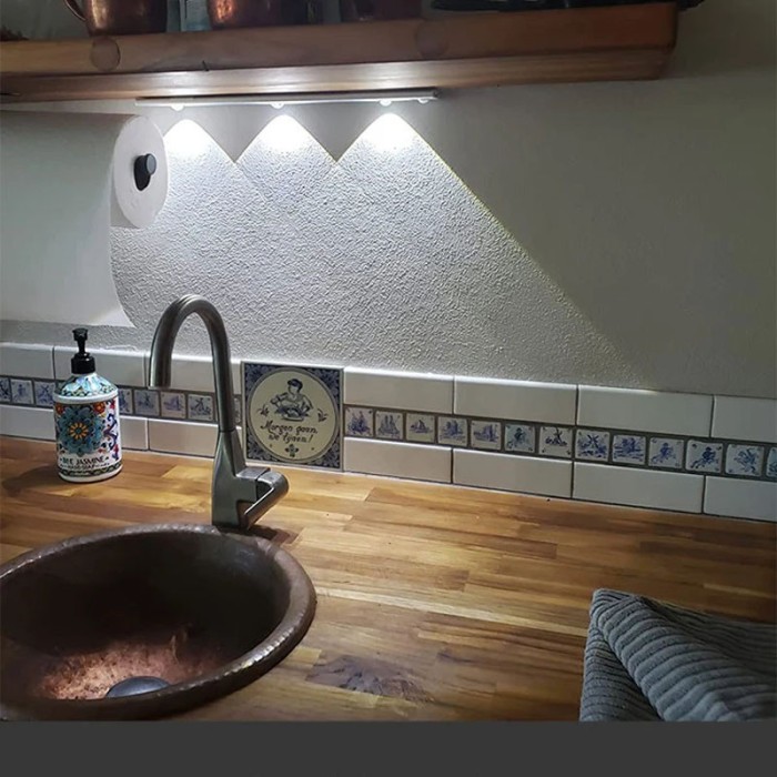 Сенсорний світильник LED з датчиком руху MZ-L1602 (40*10*200mm) White