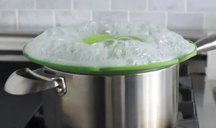 Крышка-невыкипайка силиконовая Spill Stopper LID