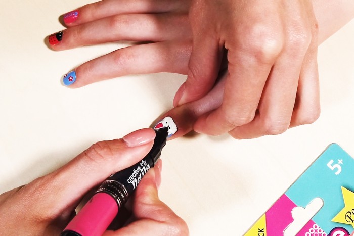 Дитячий лак-олівець для нігтів Malinos Creative Nails на водній основі (2 кольори чёрній + білий)