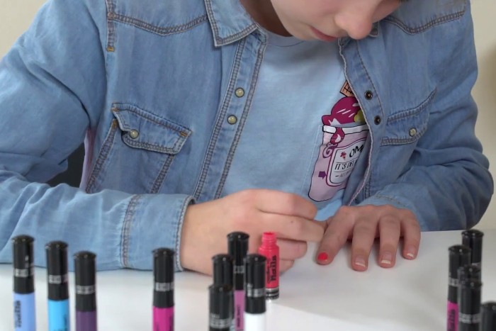 Дитячий лак-олівець для нігтів Malinos Creative Nails на водній основі (2 кольори зелений + блакитний)