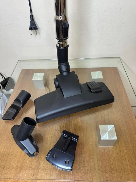 Ручной вертикальный пылесос Rainberg RB-2265 2500W для сухой уборки с HEPA filter