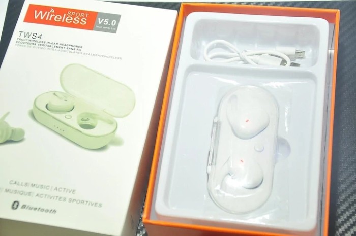 Беспроводные наушники TWS 4 White с насыщенным и мощным звучанием