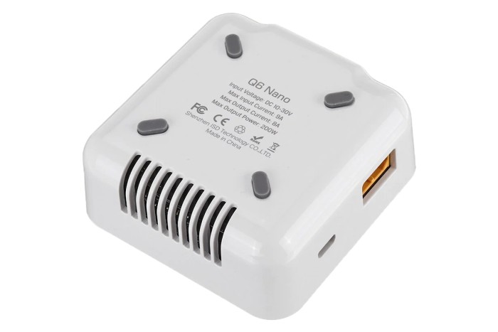 Зарядний пристрій ISDT Q6 NANO 8A 200W без/БП універсальний