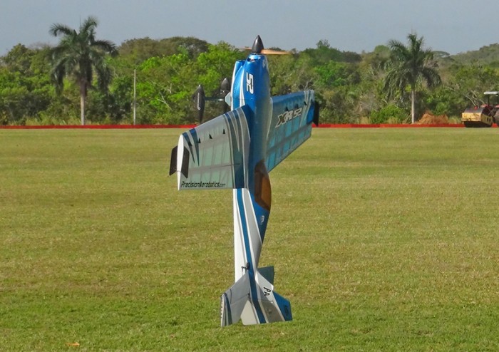 Літак радіокерований Precision Aerobatics XR-52 1321мм KIT (синій)