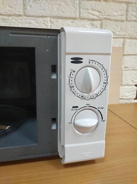 Микроволновка  Rainberg RB-7151 1300 ватт. (20 L)
