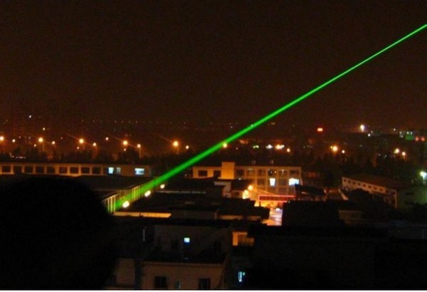 Лазерная указка зелёный лазер Laser 303 green с насадкой