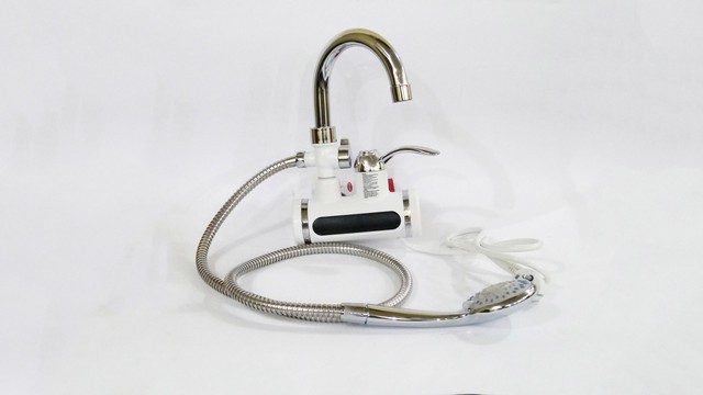 Кран-водонагреватель с душем нижнее подключение Instant electric heating water Faucet FT-001