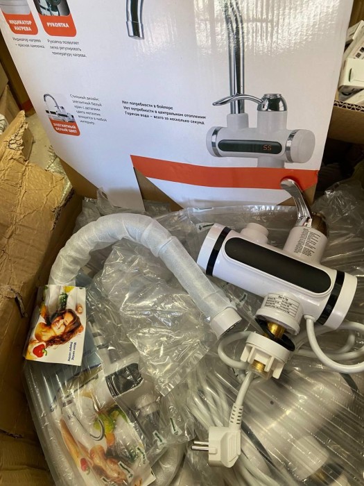 Кран водонагреватель с LCD экраном Instant Electric Heating Water  (нижнее подключение) FT-003